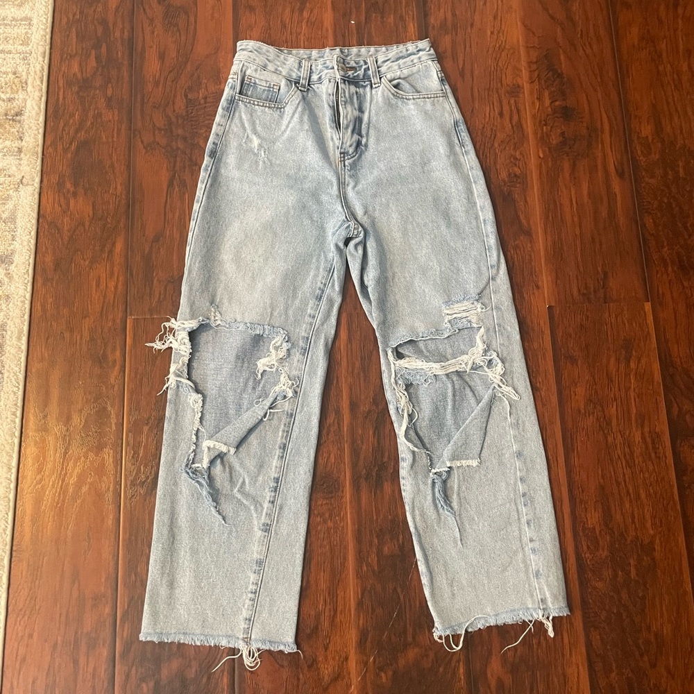 Shein lightwashed ripped jeans